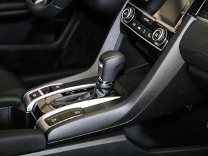 2019款220TURBO CVT劲动版 国VI 中控区