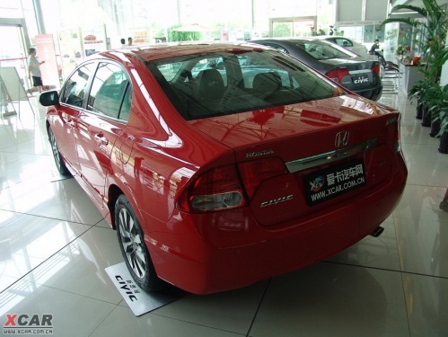 1.8L 自动豪华版