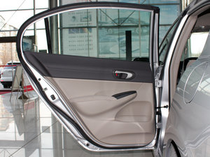 2009款1.8L 手动舒适版 空间座椅