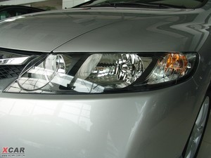 2009款1.8L 手动经典版 大灯