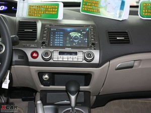 2009款1.8L 自动豪华版 中控台