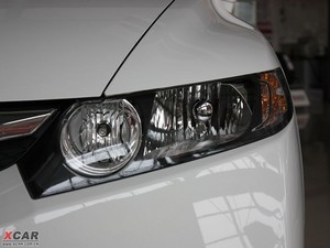 2009款1.8L 自动舒适版 大灯