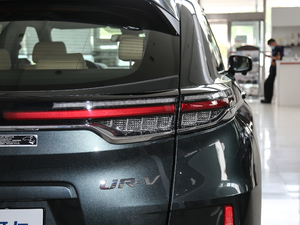 2020款370TURBO 四驱尊耀版 尾灯