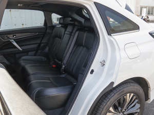 2020款370TURBO 两驱尊雅版 后排座椅