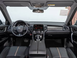 2020款240TURBO 两驱致悦版 内饰全景