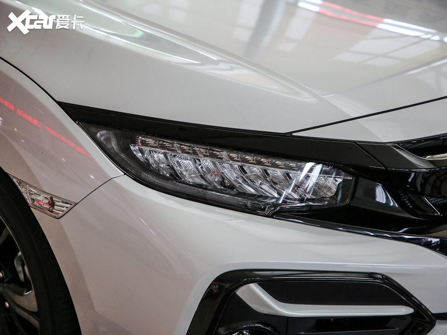 2020˼HATCHBACK 220TURBO ք{Ȥ