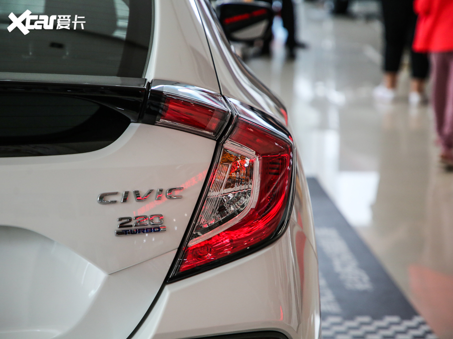 2020˼HATCHBACK 220TURBO ք{Ȥ