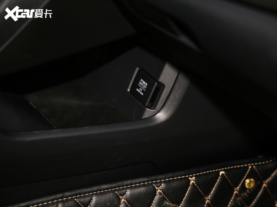 2020˼HATCHBACK 220TURBO ք{Ȥ