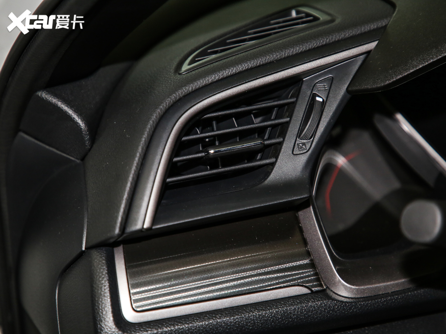 2020˼HATCHBACK 220TURBO ք{Ȥ