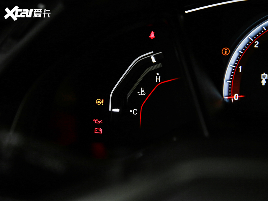 2020˼HATCHBACK 220TURBO ք{Ȥ