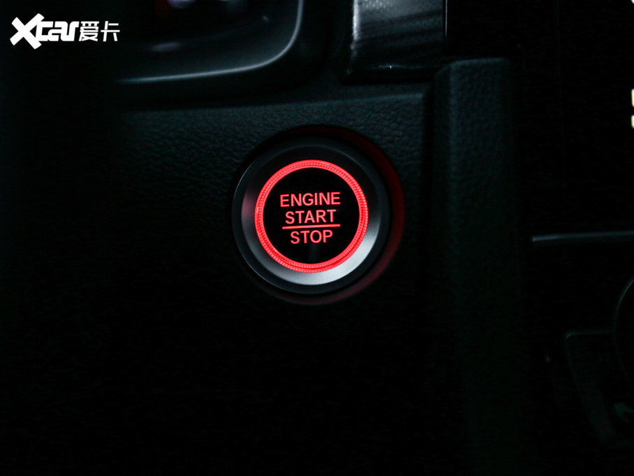 2020˼HATCHBACK 220TURBO ք{Ȥ