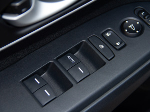 2021J(dng) 2.0L (q)а {܇ƅ^(q)	