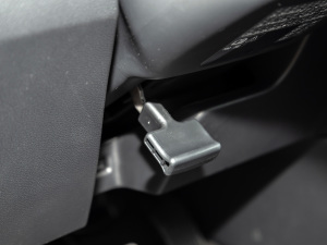 2021Je+ 2.0L ǰ п؅^