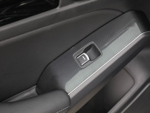 2022款240TURBO CVT劲控版 后排车窗控制区
