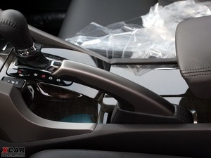 2009款2.4L 豪华版 驻车制动器