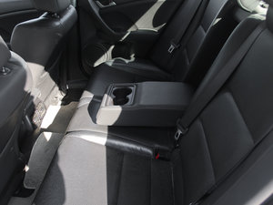 2009款2.4L TYPE-S 后排中央扶手