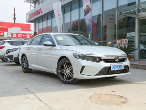 2022款260TURBO 精耀版 右前45度