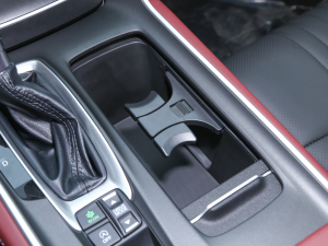 2022款260TURBO 精耀版 前排杯架