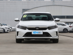 2022款260TURBO 精致版 正前