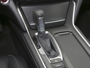 2022款260TURBO 精致版 换挡杆