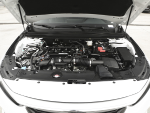 2022款260TURBO 精致版 发动机