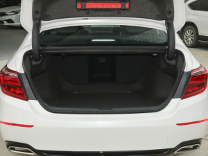 2022款260TURBO 典雅版 行李厢空间