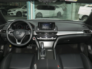 2022款260TURBO 典雅版 内饰全景