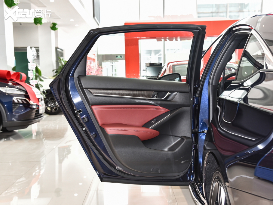 2022��Ӣ�����J����� �J����� 2.0L ���а�