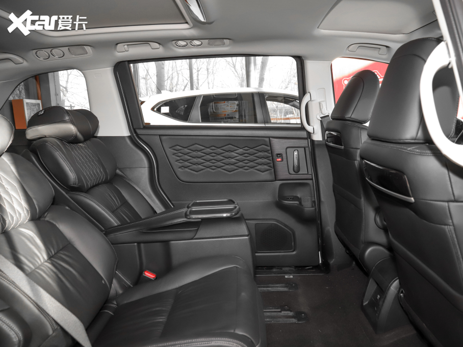 2022����� 2.0L e:HEV ���A��