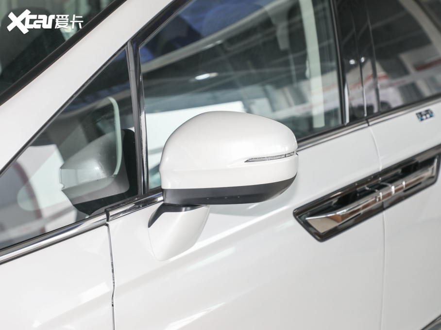 2022 2.0L e:HEV m