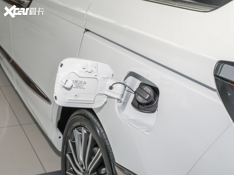 2022 2.0L e:HEV m