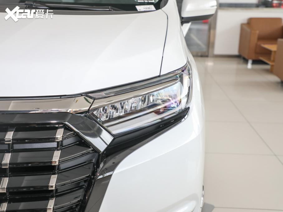 2022 2.0L e:HEV m