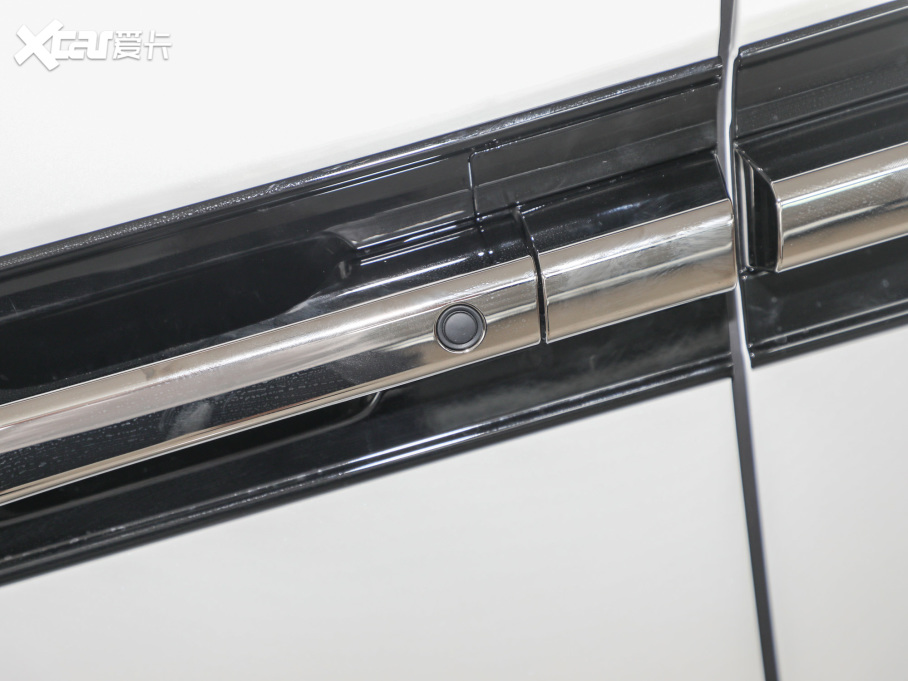 2022 2.0L e:HEV m