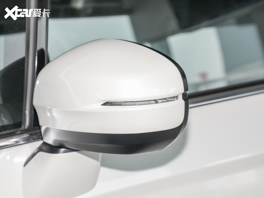 2022 2.0L e:HEV m