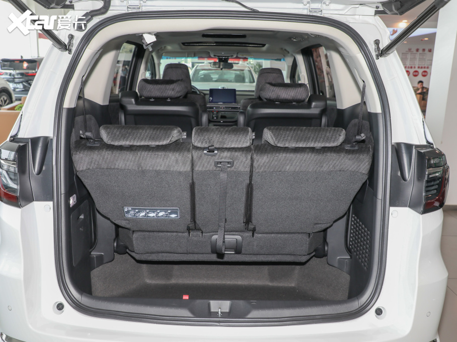 2022 2.0L e:HEV m