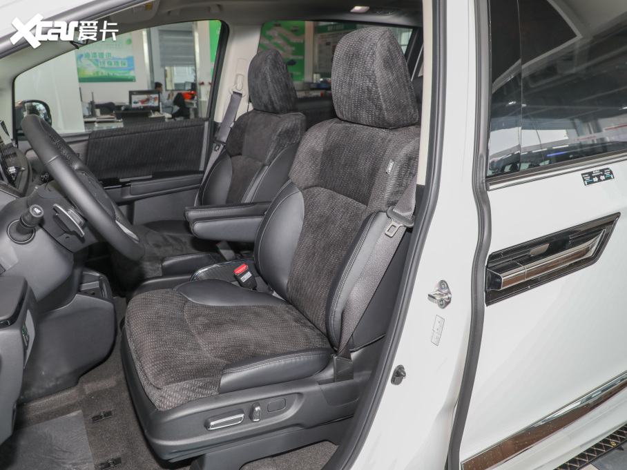 2022 2.0L e:HEV m