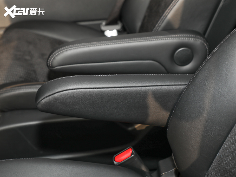 2022 2.0L e:HEV m