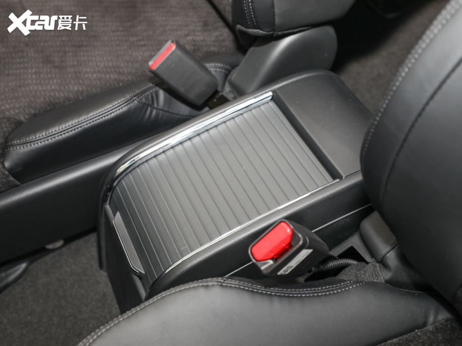 2022 2.0L e:HEV m