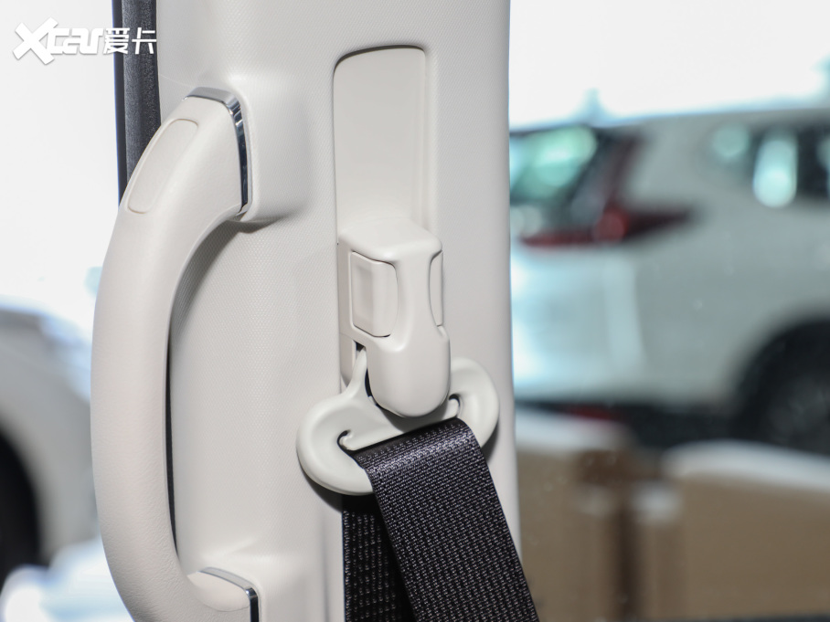 2022 2.0L e:HEV m