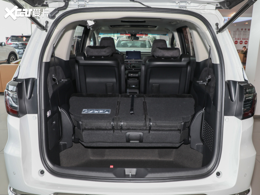 2022 2.0L e:HEV m