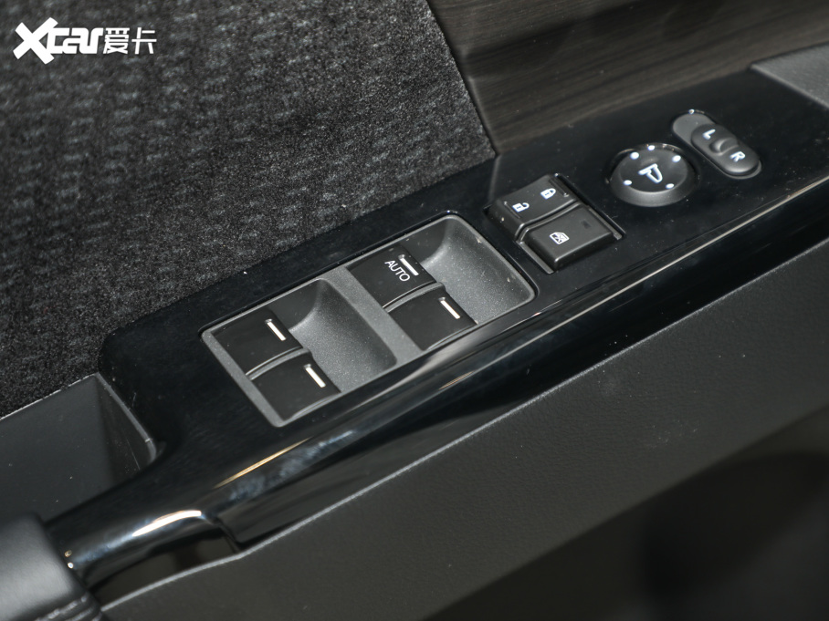 2022 2.0L e:HEV m