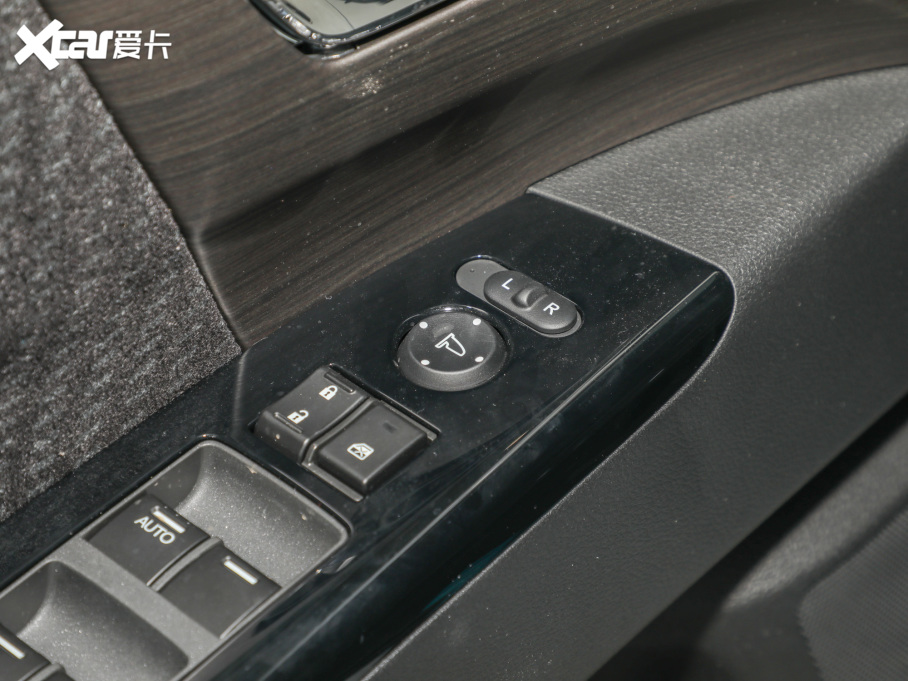 2022 2.0L e:HEV m