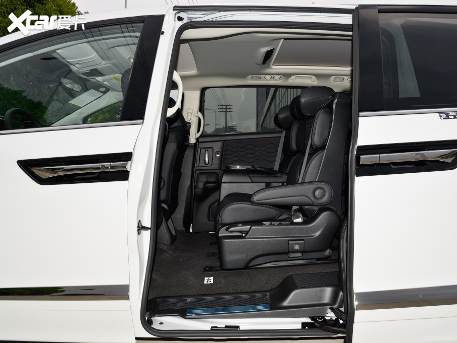 2022 2.0L e:HEV A