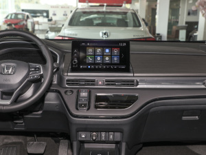 20222.0L e:HEV m п_