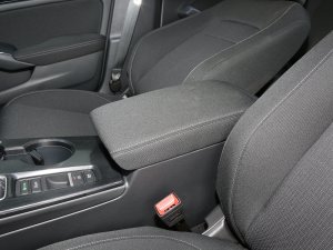 2023款240TURBO CVT劲动·C位客特别版 中央扶手箱