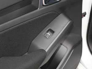 2023款240TURBO CVT劲动·C位客特别版 后排车窗控制区