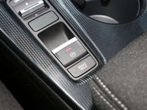 2023款2.0L e:HEV 先锋版 驻车制动器