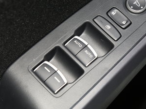 20232.0L e:HEV h п؅^(q)