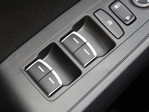 20232.0L e:HEV J п؅^(q)