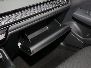2023款240TURBO CVT劲势版 手套箱